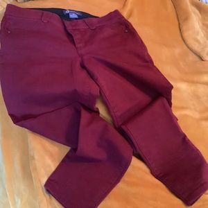 Democracy, sz 10, burgundy, slim crop